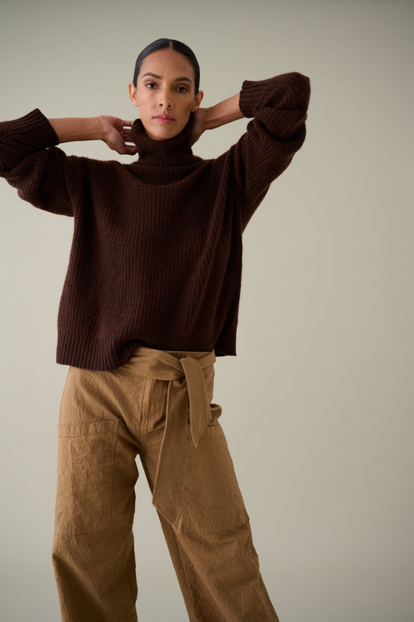Nicole Turtleneck in Wool Cashmere - Americano