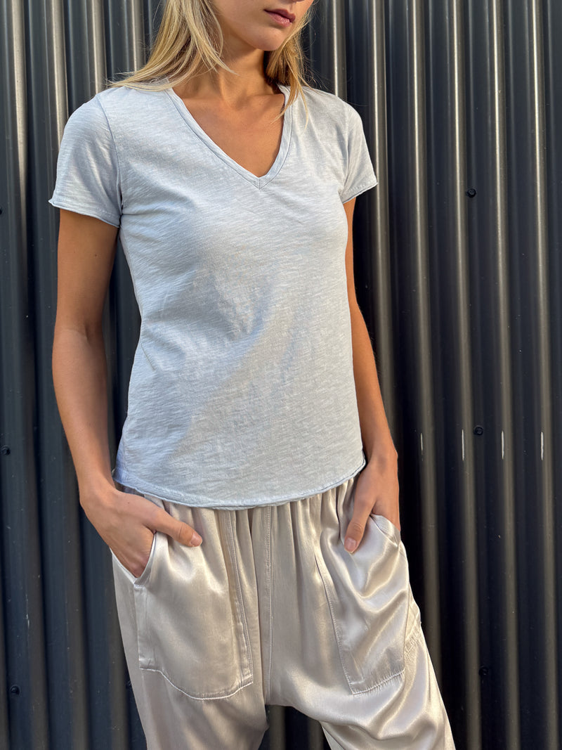 Classic V-Neck Tee in Supima Slub - Breeze