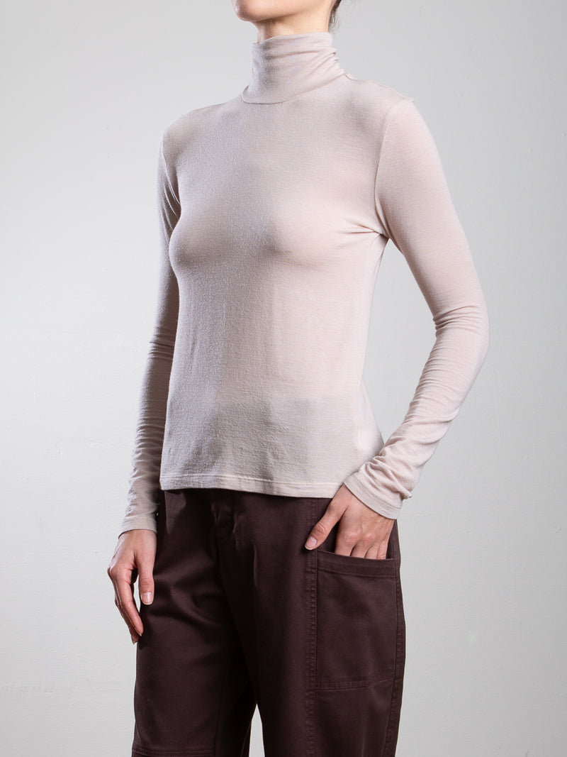 Shiloh Turtleneck in Cashmere Jersey - Nude