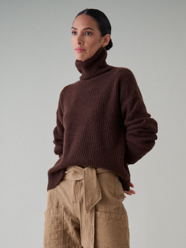 Nicole Turtleneck in Recycled Cashmere - Americano
