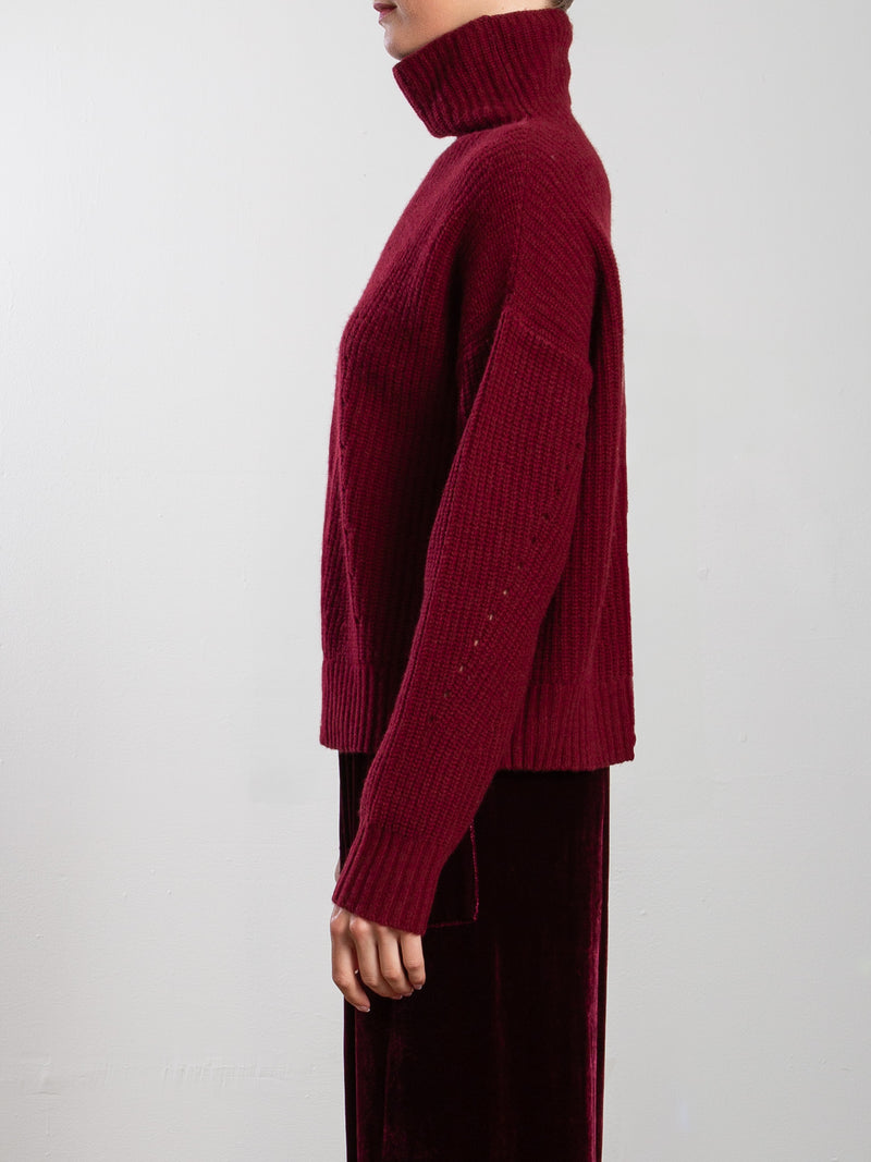 Nicole Turtleneck in Wool Cashmere - Oxblood